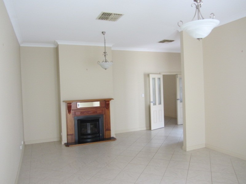 6 Saint Kitts  Place, Mawson Lakes SA 5095