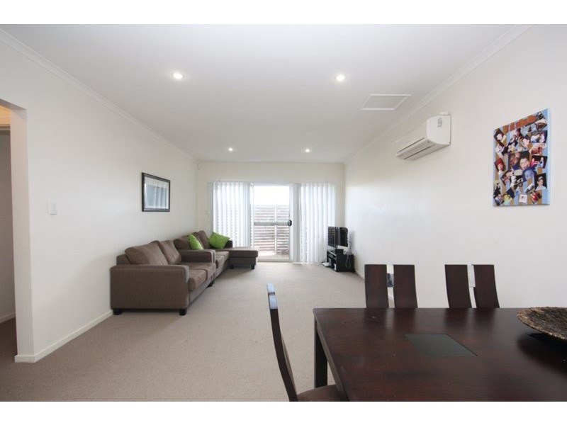 2//7 Euston Walk, Mawson Lakes SA 5095