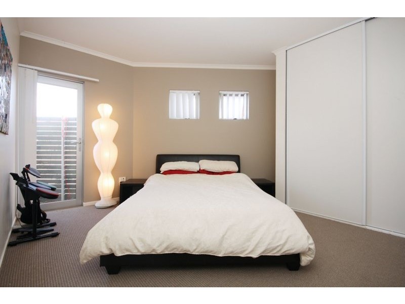2//7 Euston Walk, Mawson Lakes SA 5095