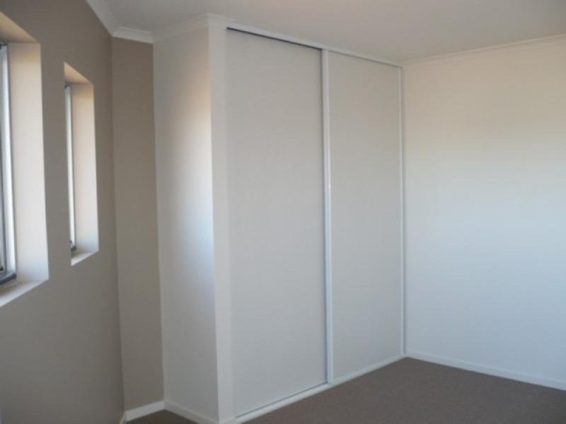 2//7 Euston Walk, Mawson Lakes SA 5095