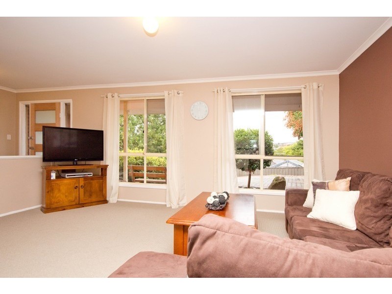 11 Treloar Avenue, Greenwith SA 5125