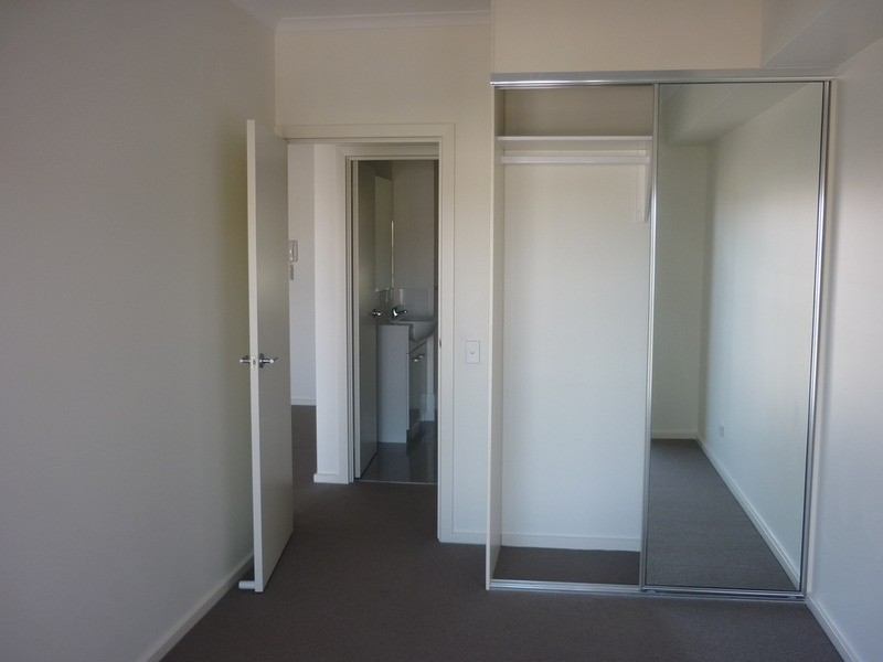 20/10-16 Light Common, Mawson Lakes SA 5095
