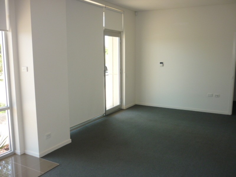 1A/32-36 Riverside Street, Mawson Lakes SA 5095