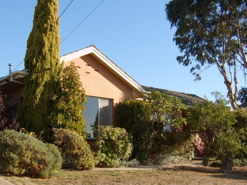 18 Hillcrest Drive, Eden Hills SA 5050