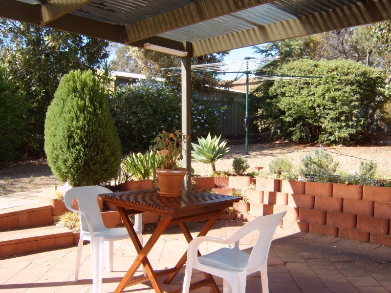 18 Hillcrest Drive, Eden Hills SA 5050