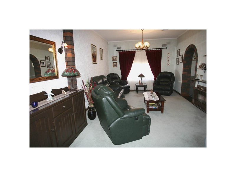 15 Selkirk Avenue, Seaton SA 5023