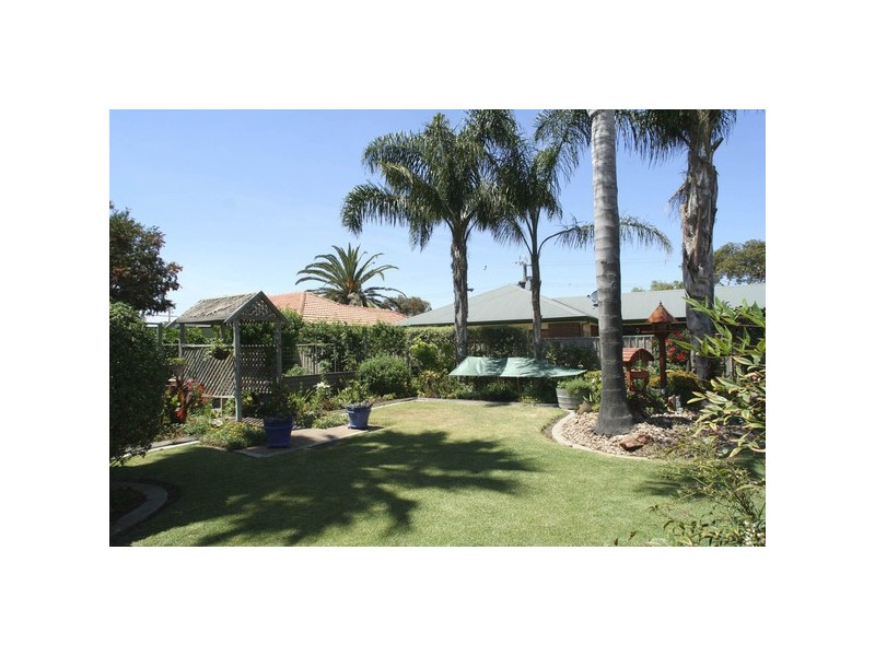 15 Selkirk Avenue, Seaton SA 5023