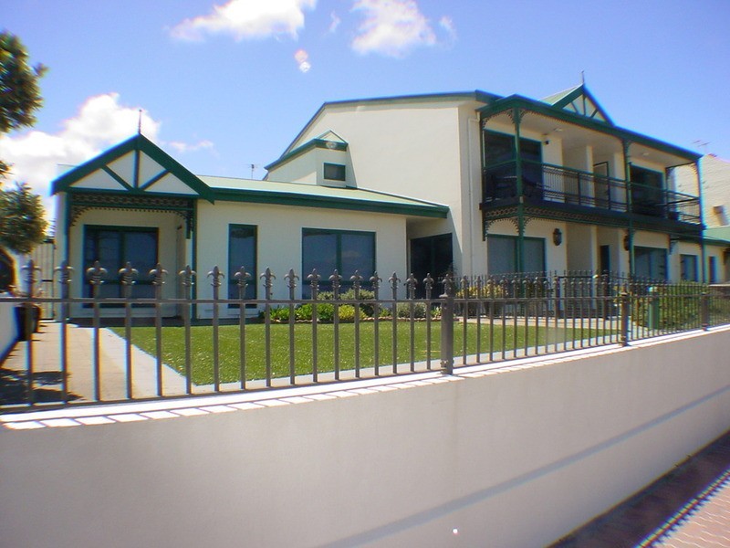 219 Esplanade Esplanade, Henley Beach SA 5022