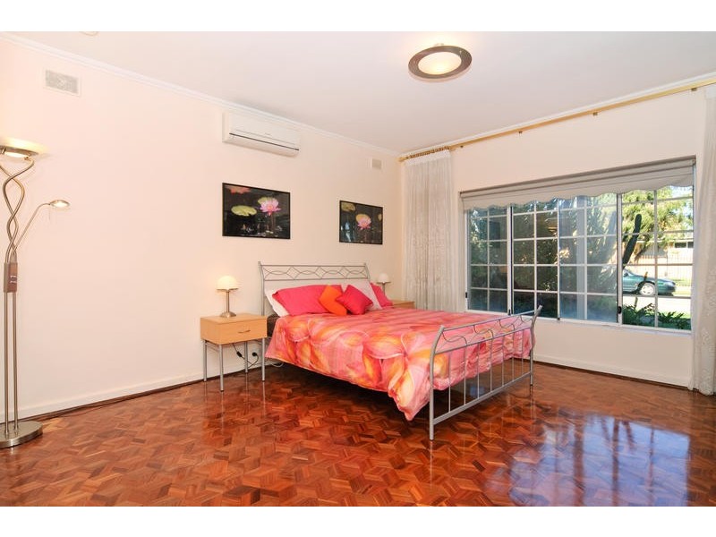 24 Lawrie Street, Henley Beach SA 5022