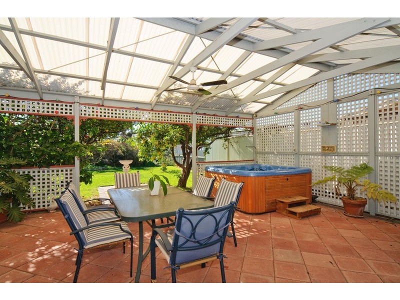 24 Lawrie Street, Henley Beach SA 5022