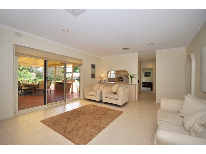 18 Stokes Crescent, Kidman Park SA 5025