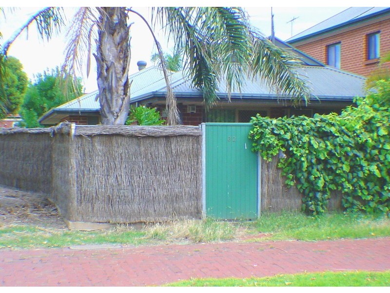 32 Burley Griffin Boulevard, Brompton SA 5007