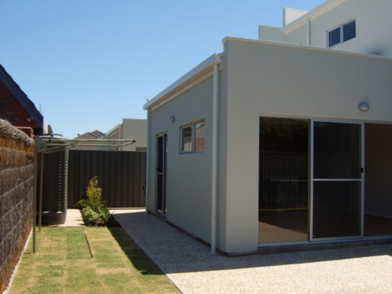 1/1A  &  2/1A Montrose Avenue, Seaton SA 5023