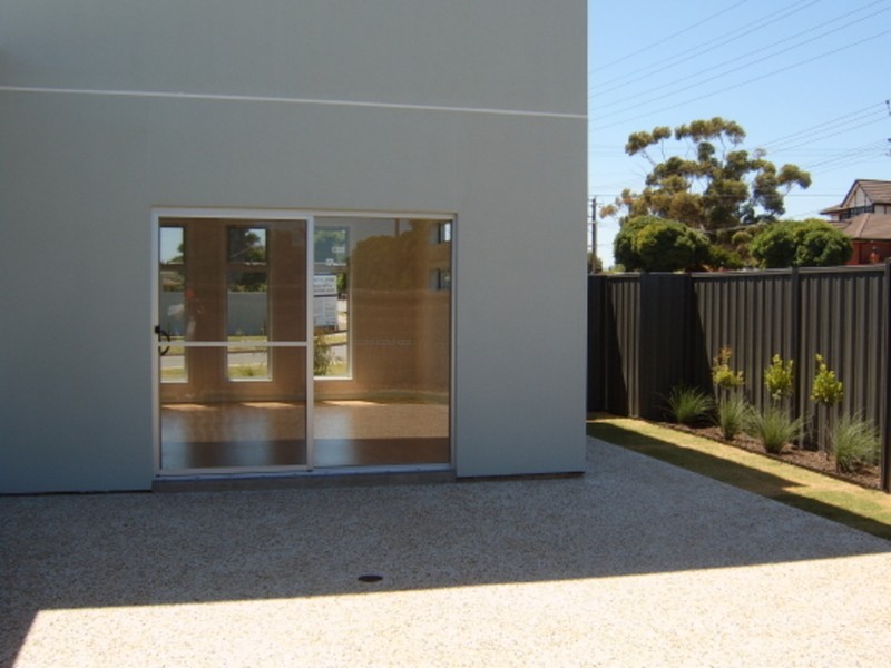 1/1A  &  2/1A Montrose Avenue, Seaton SA 5023