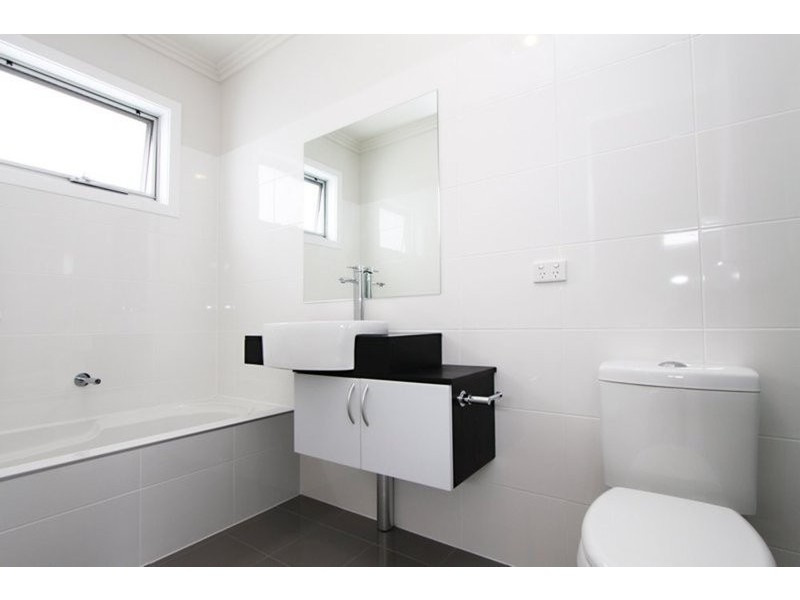 1/1A  &  2/1A Montrose Avenue, Seaton SA 5023