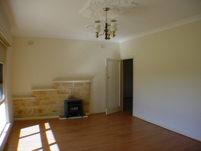 4 Sharpes Avenue, Fulham Gardens SA 5024