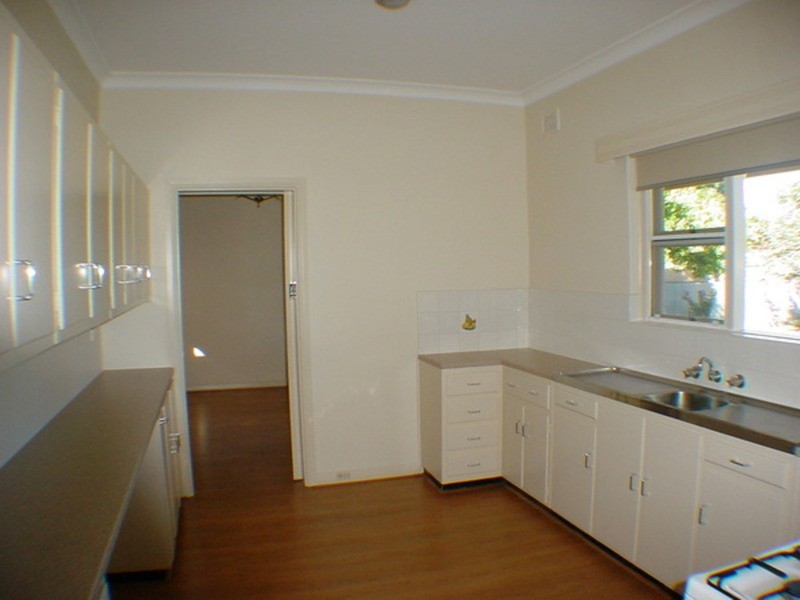 4 Sharpes Avenue, Fulham Gardens SA 5024