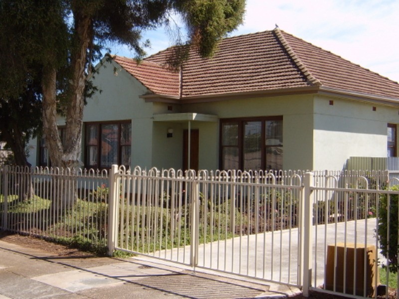 2 Fifth  Avenue, Woodville Gardens SA 5012