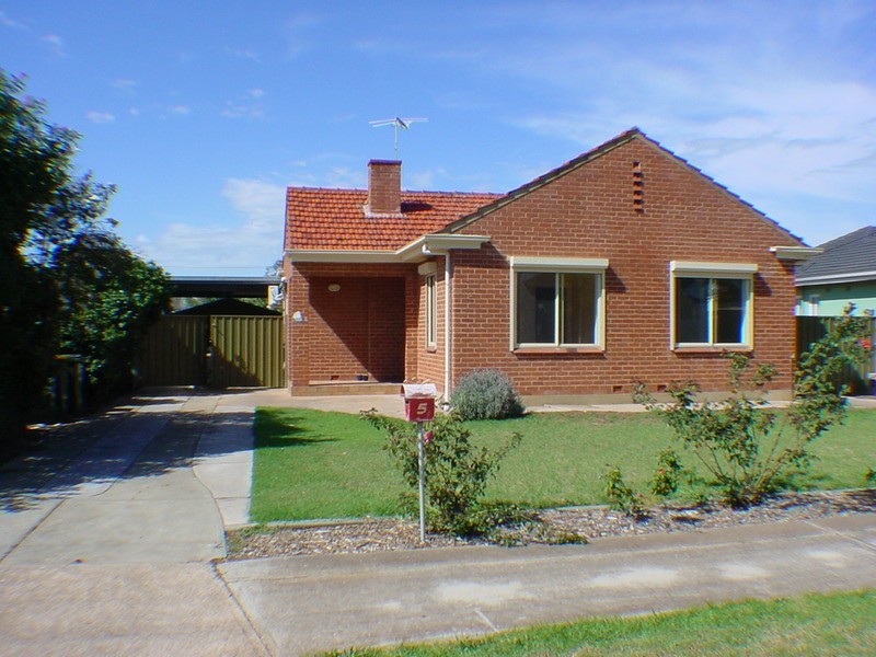 5 Arooma Street, Findon SA 5023