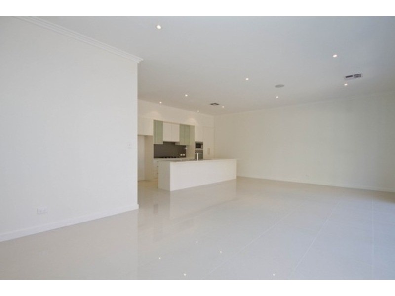 6A McLean Avenue, Grange SA 5022