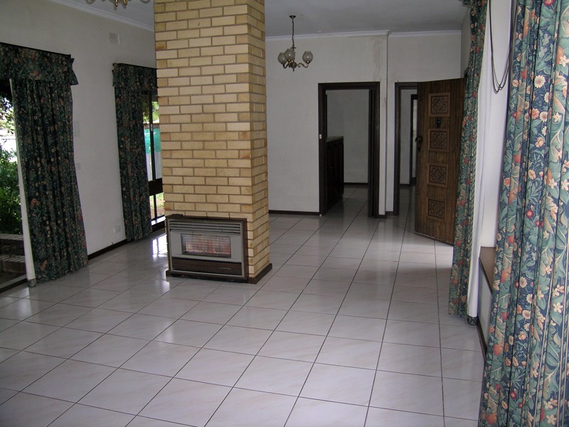 79 Flinders Drive, Valley View SA 5093