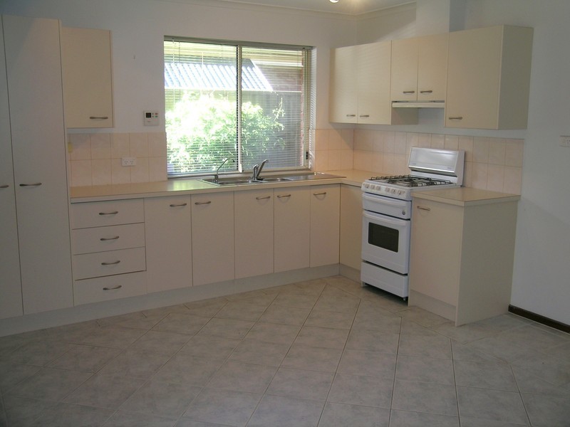 2/11 Oronsay Drive, North Haven SA 5018