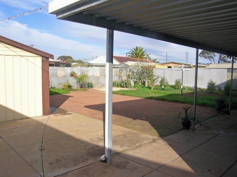 18 Bristol Crescent, Taperoo SA 5017