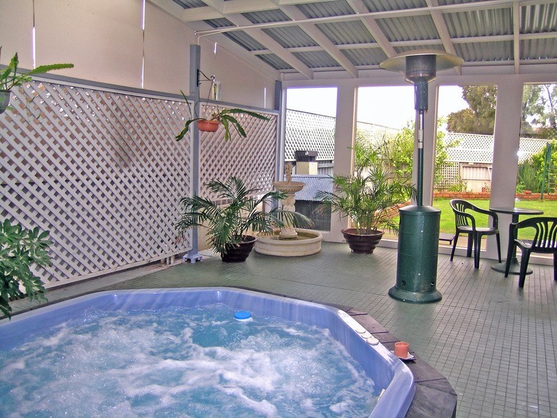 2 Oronsay Drive, North Haven SA 5018