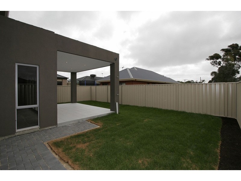 10 Farncomb Court, Largs North SA 5016