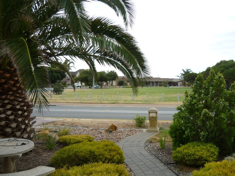 2 Merle Martin Drive, North Haven SA 5018