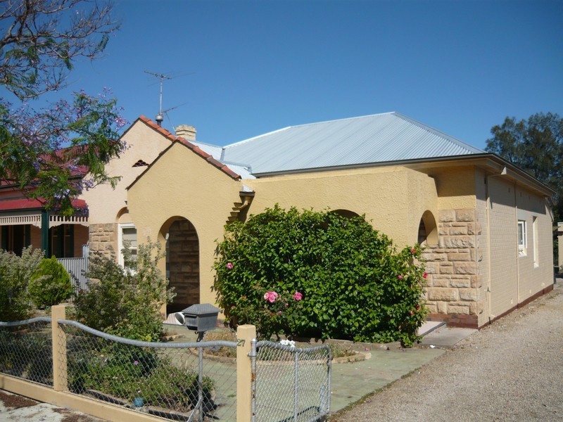 27 Bishops Avenue, Alberton SA 5014