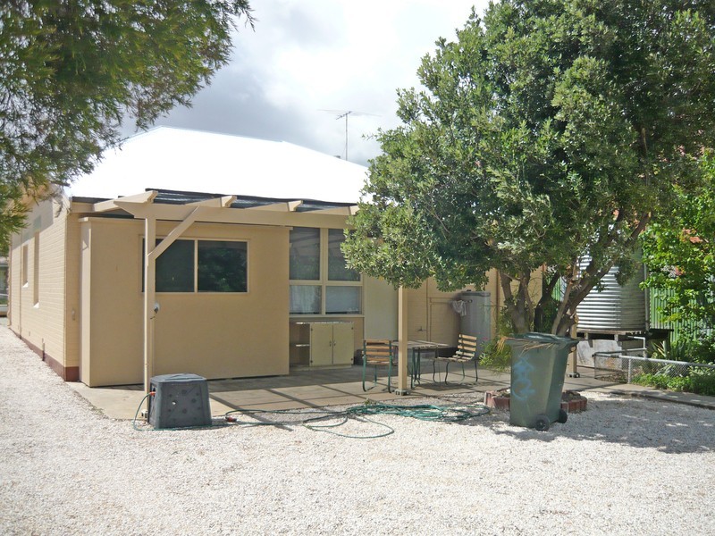 27 Bishops Avenue, Alberton SA 5014