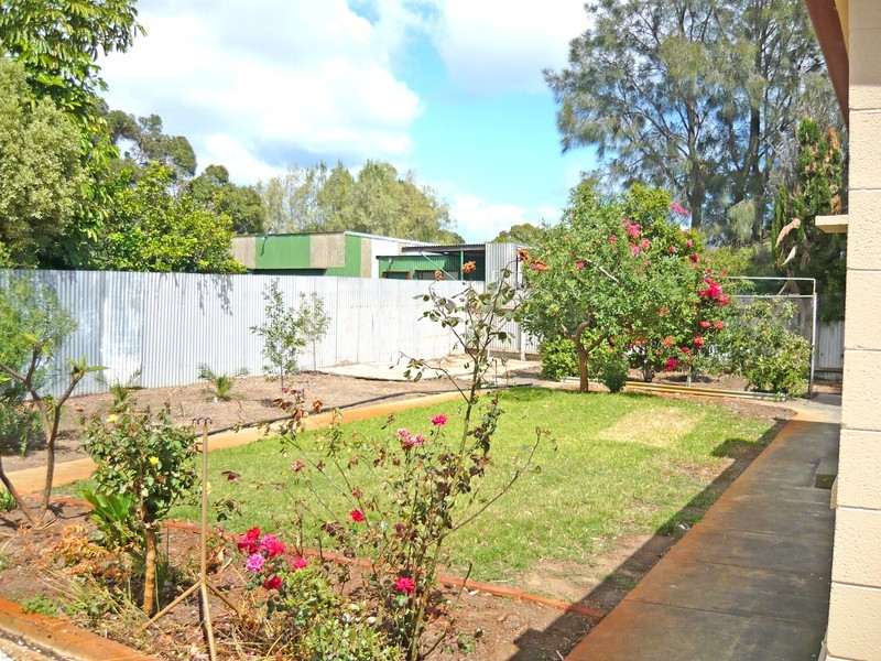 27 Bishops Avenue, Alberton SA 5014