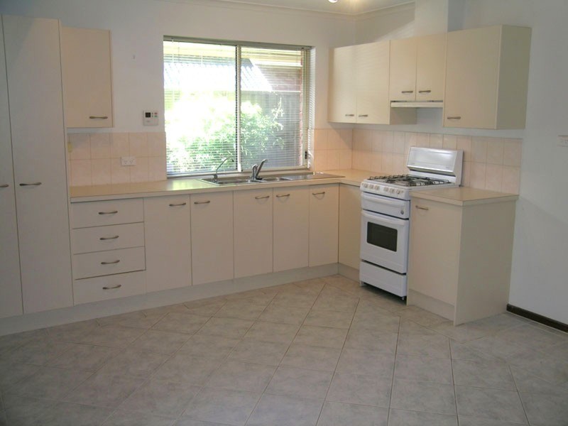 2/11 Oronsay Drive, North Haven SA 5018
