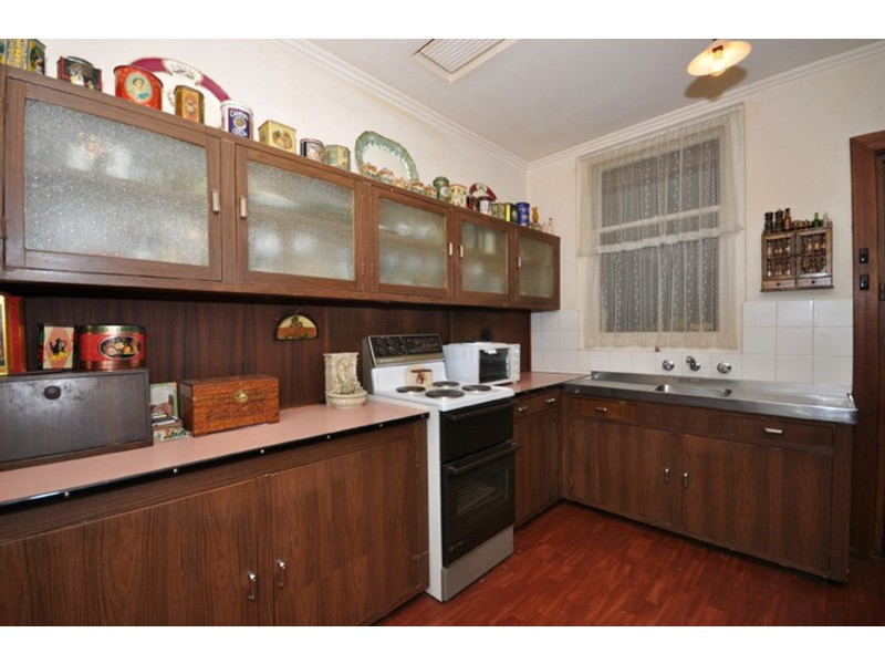 8 Bishops Avenue, Alberton SA 5014