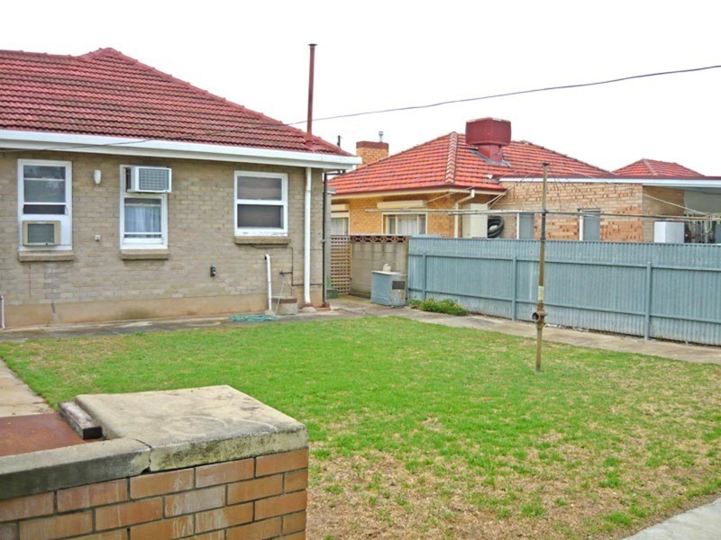 14 Centre Street, Largs Bay SA 5016