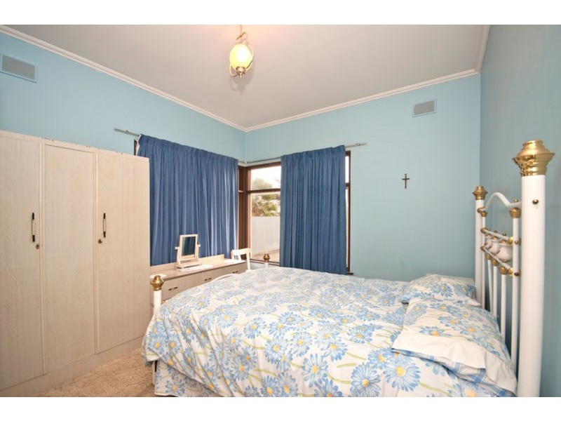 18 Marmora Terrace, Osborne SA 5017