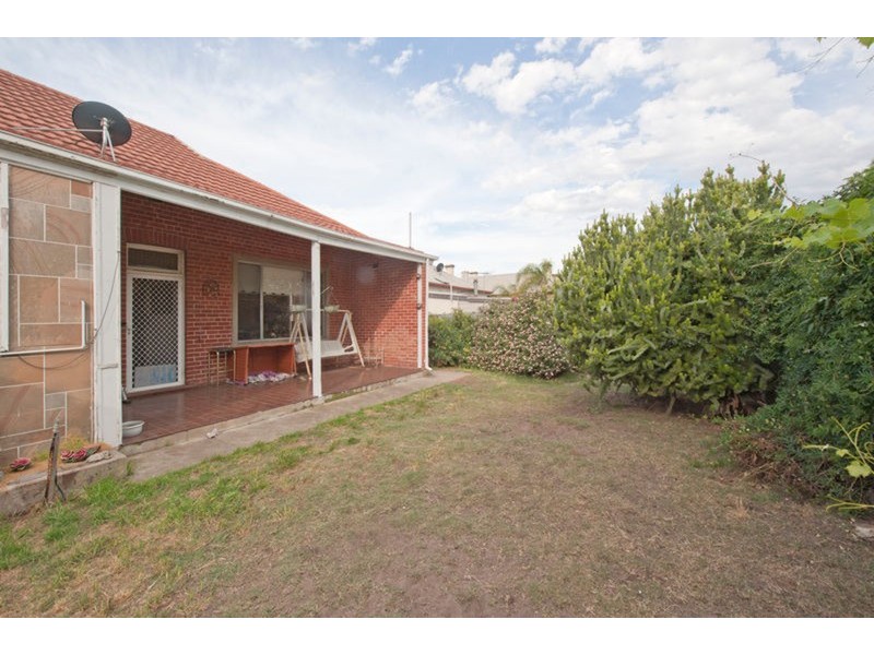 18 Kanowna  Road, Largs Bay SA 5016