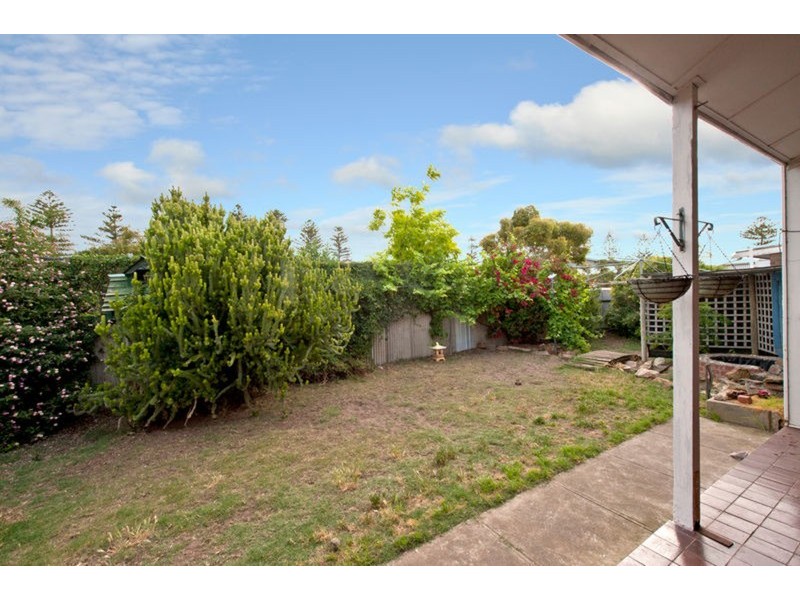 18 Kanowna  Road, Largs Bay SA 5016