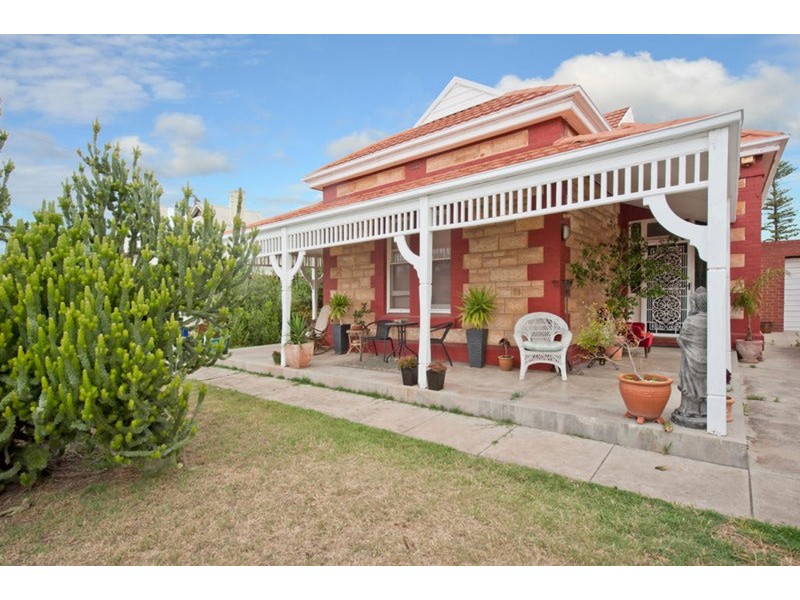 18 Kanowna  Road, Largs Bay SA 5016