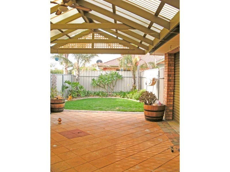 4/4 Carlson  Court, North Haven SA 5018