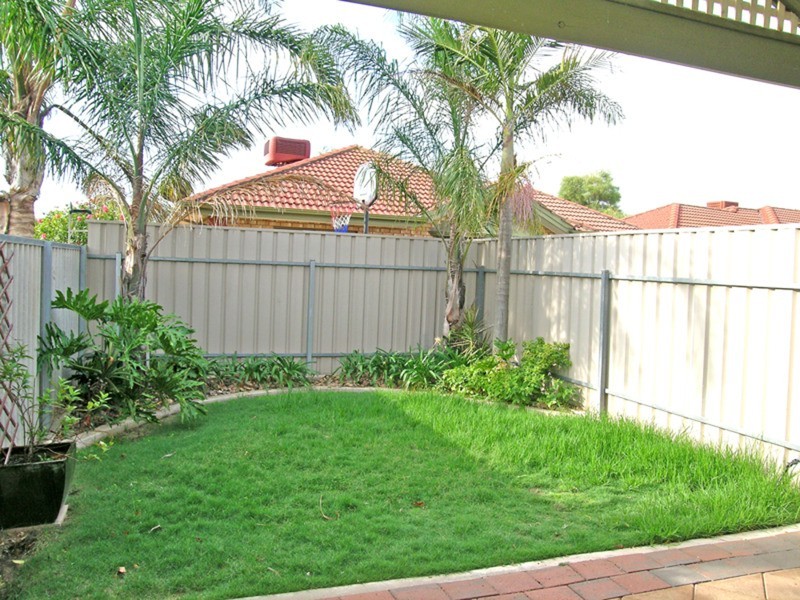 4/4 Carlson  Court, North Haven SA 5018