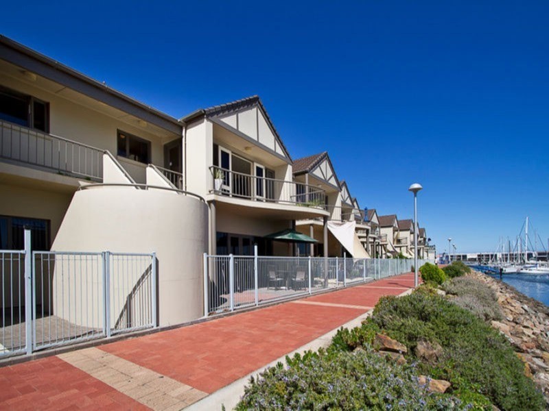 4/12 Arcadia Court, North Haven SA 5018