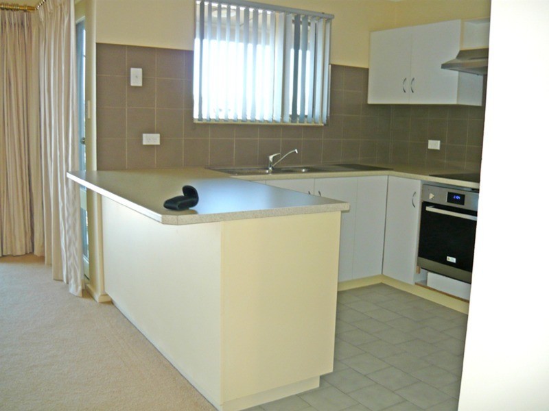 4/12 Arcadia Court, North Haven SA 5018