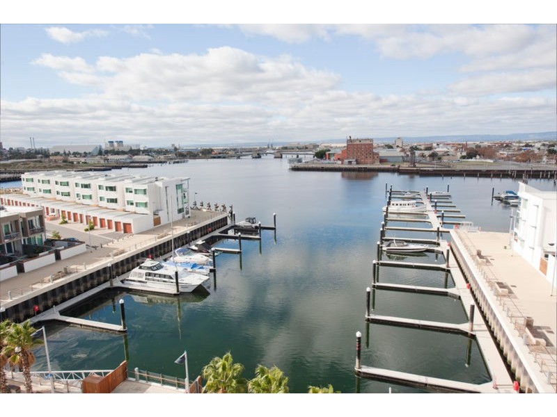 606/1-2 Tarni Court, Port Adelaide SA 5015
