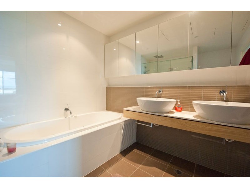 606/1-2 Tarni Court, Port Adelaide SA 5015