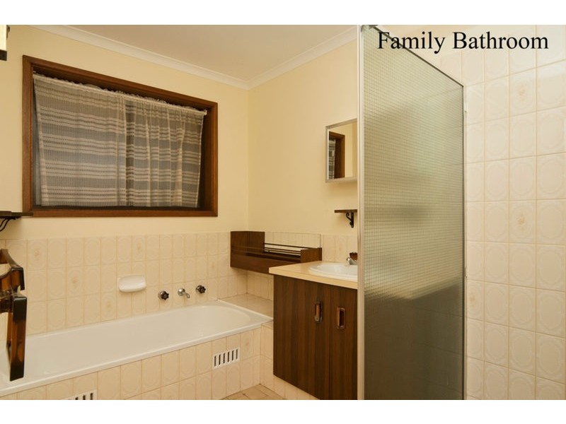 32 Merle Martin  Drive, North Haven SA 5018