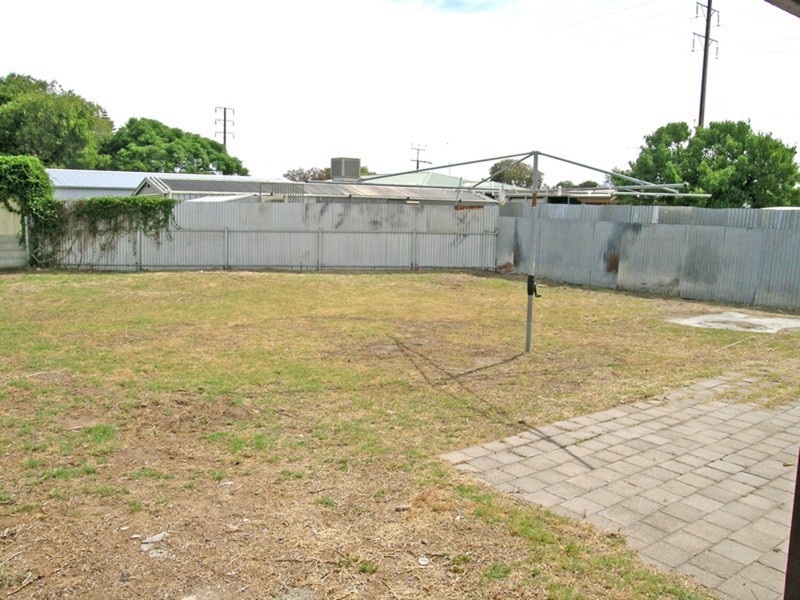 4 Macedonia  Street, Taperoo SA 5017