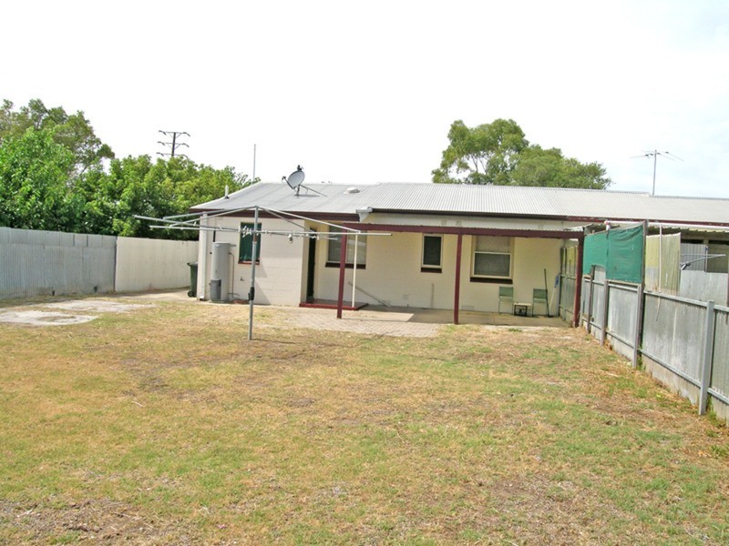 4 Macedonia  Street, Taperoo SA 5017