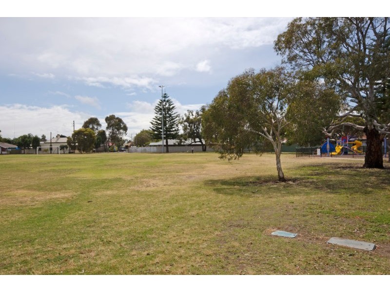 34 Centre  Street, Largs Bay SA 5016